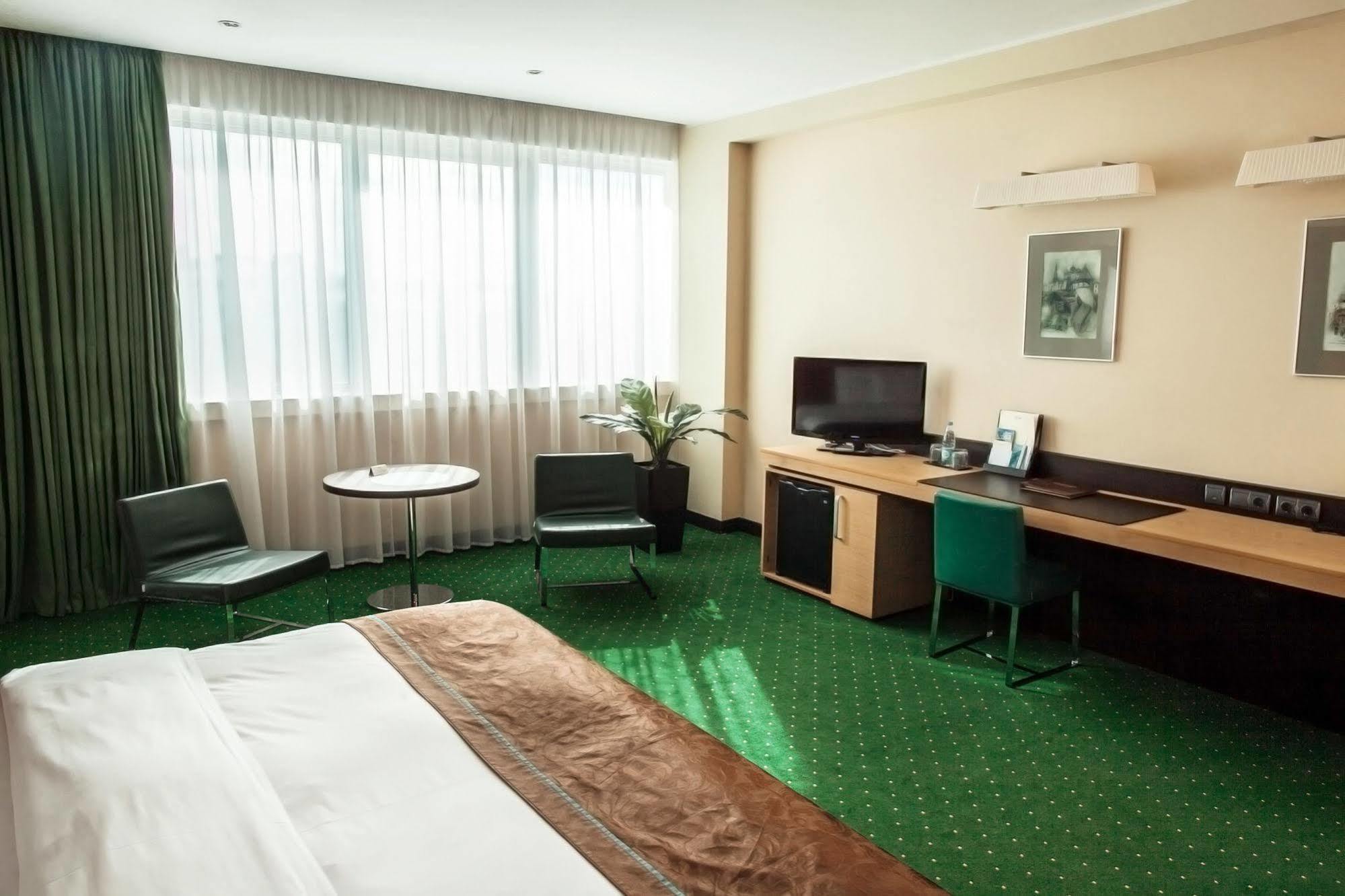 Mirage Hotel Kazan Ngoại thất bức ảnh